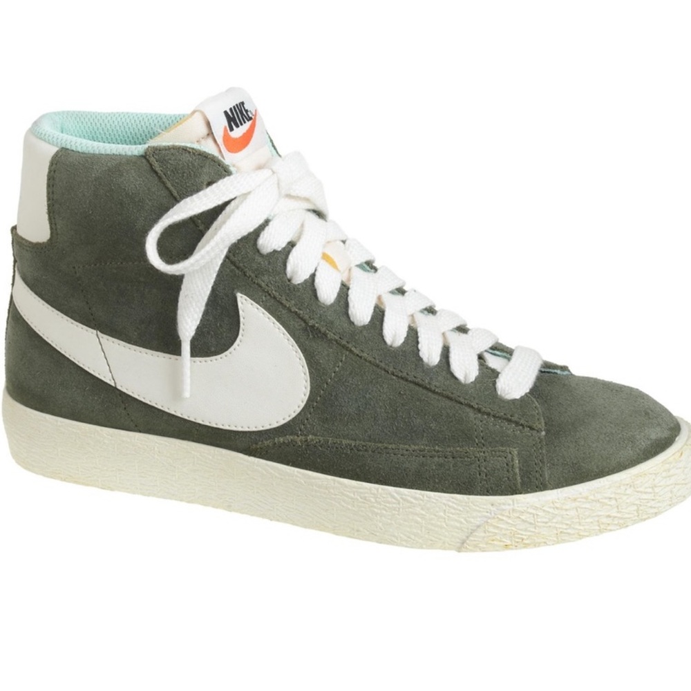 RARE J. CREW x NIKE Blazer Mid ‘77 Vintage Suede in Cargo Khaki/Sail Size 8